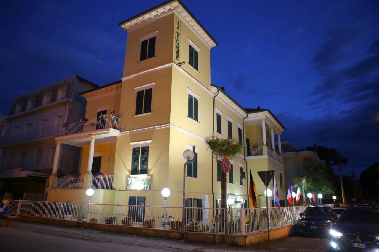 Hotel La Torre Rimini Eksteriør billede
